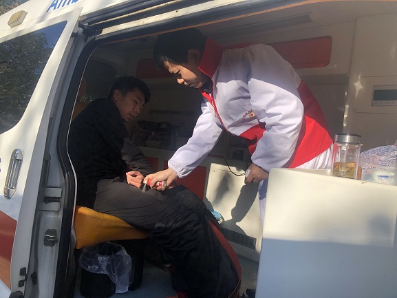 潜山市红十字志愿者参与体育赛事保障工作
